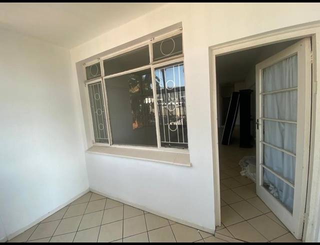 1 BEDROOM PROPERTY TO RENT IN GLENWOOD